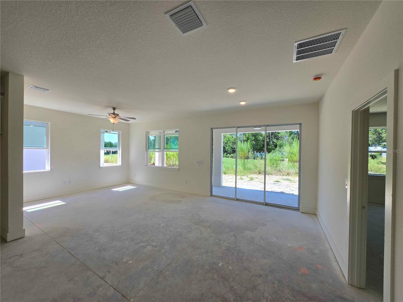 Living Room/Dining Room