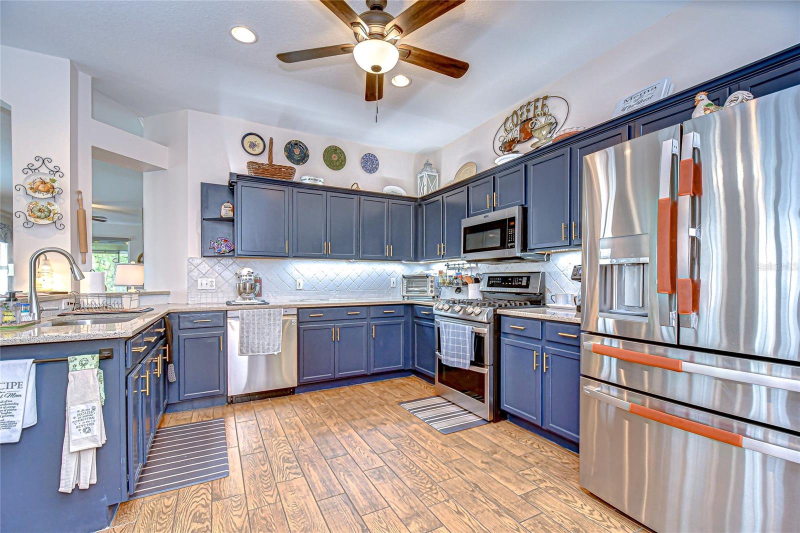 Newer stainless appliances!