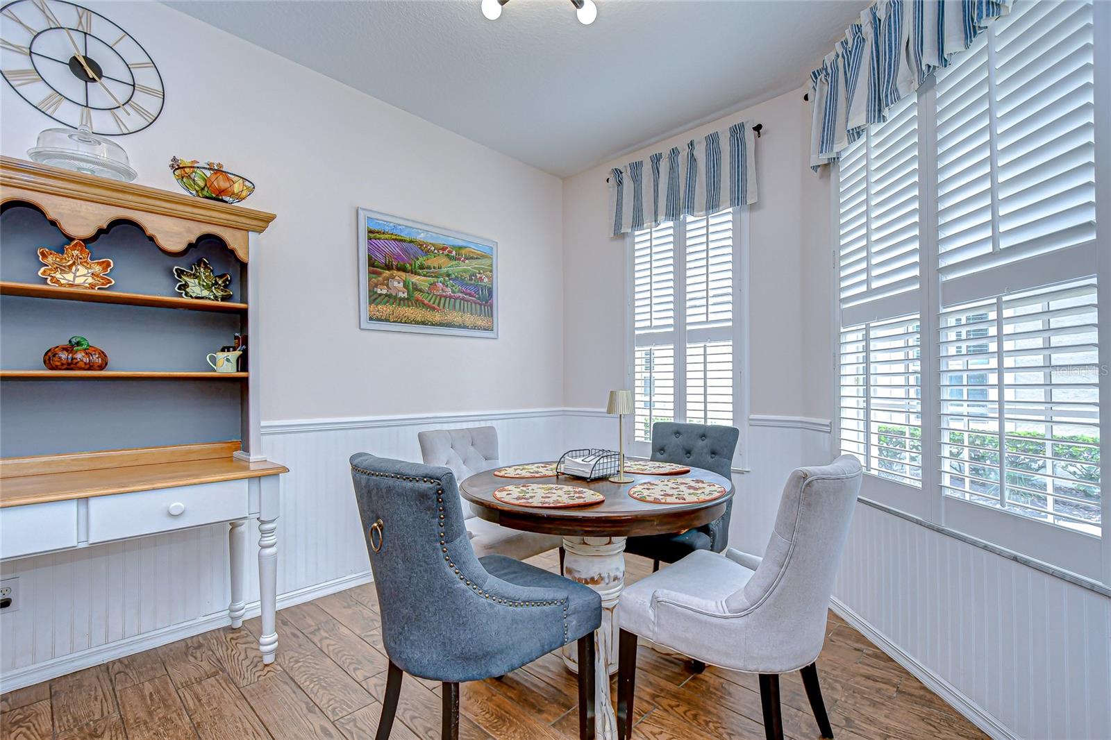 Bright breakfast nook!