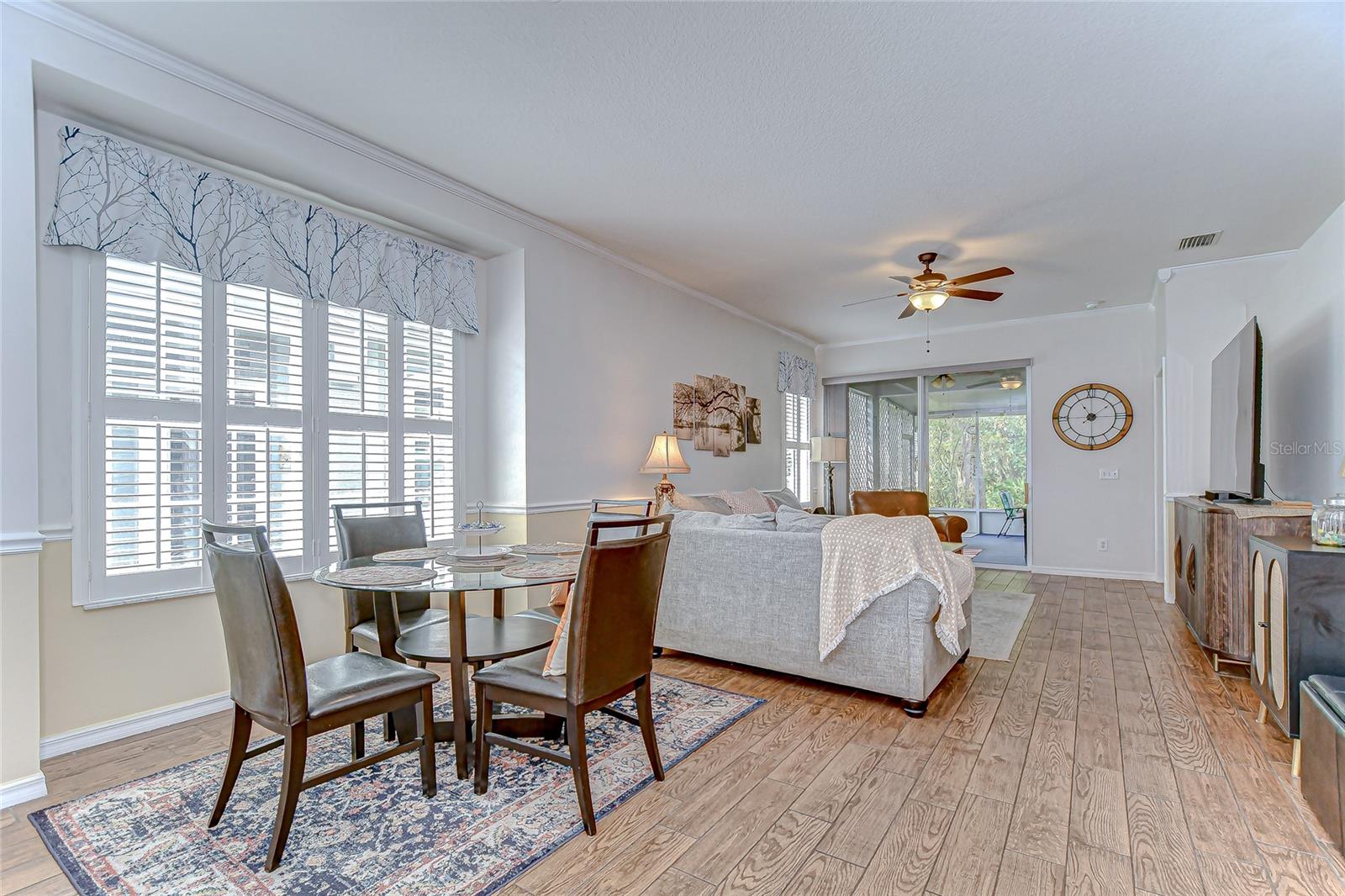 Open floor plan!