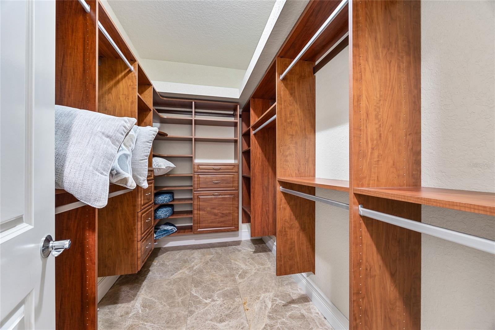Master Suite - Closet