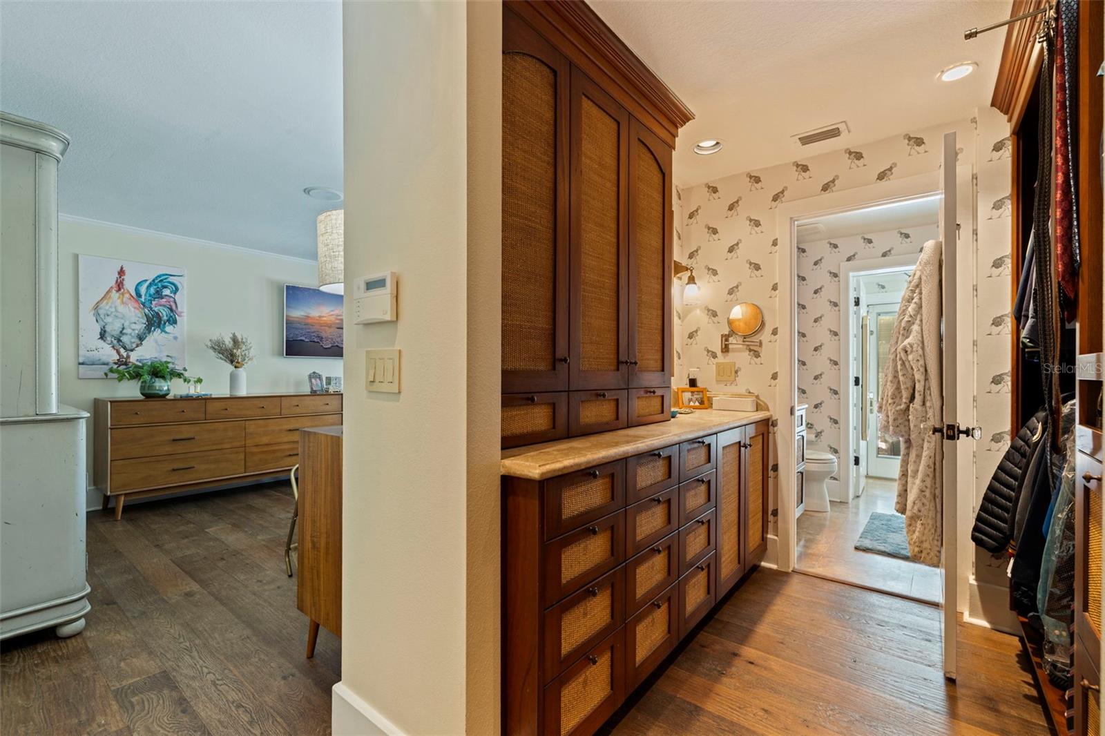 Primary en-suite