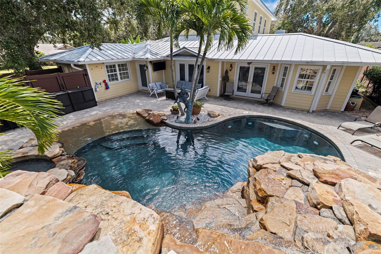 Outdoor oasis