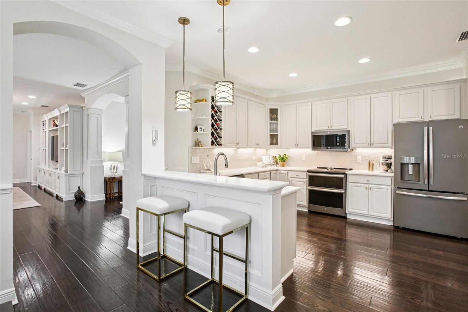 Gourmet kitchen