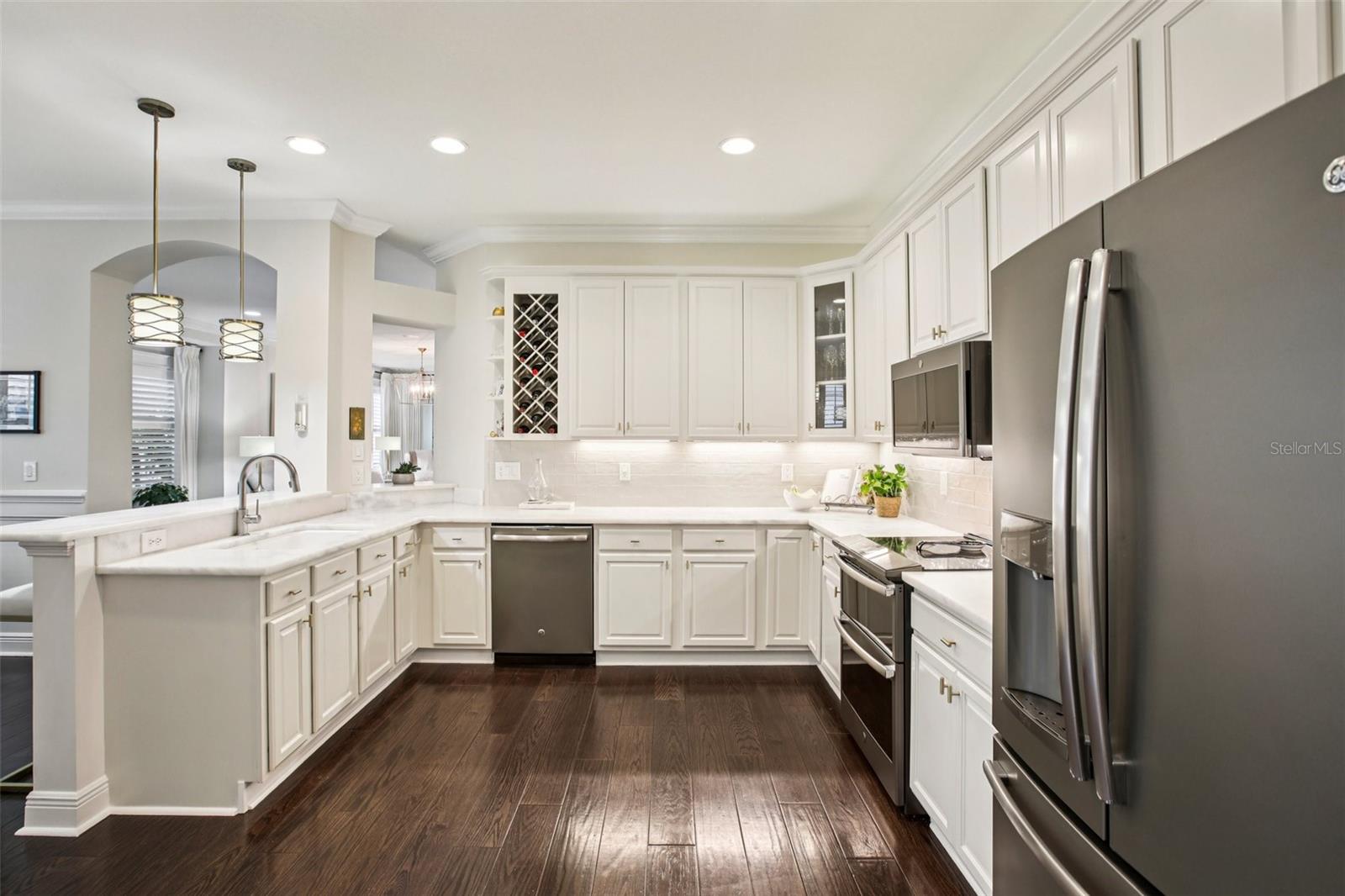 Under cabinet and above cabinet lighting