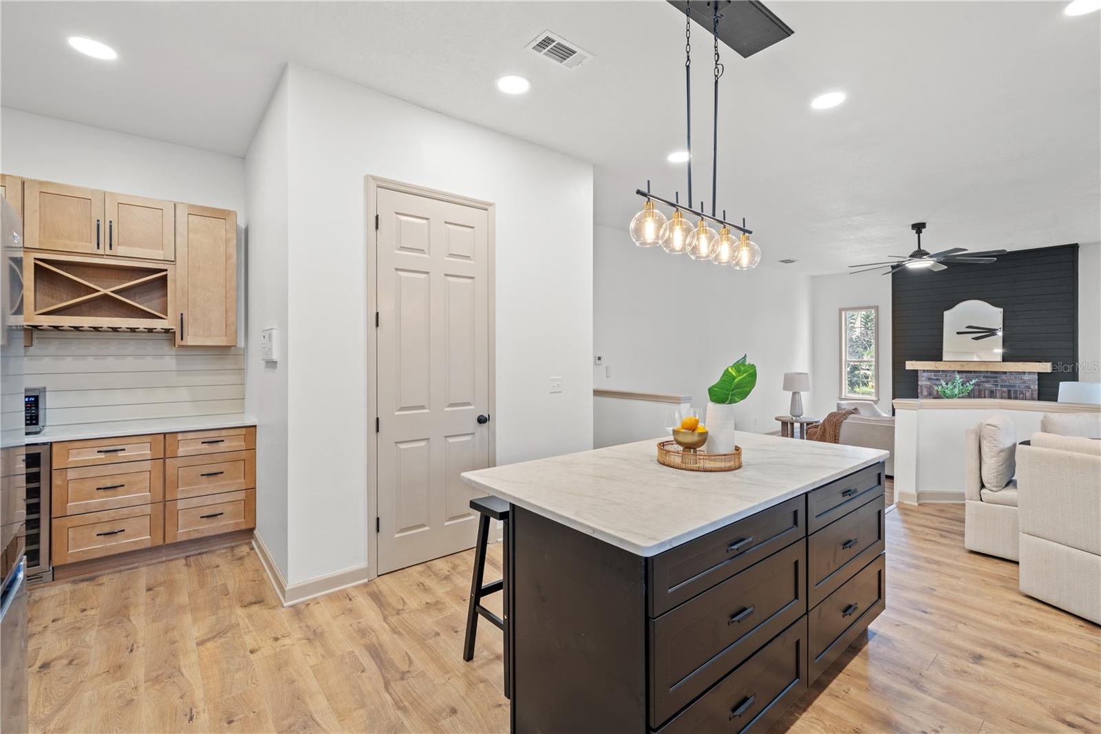Kitchen/Wine Bar