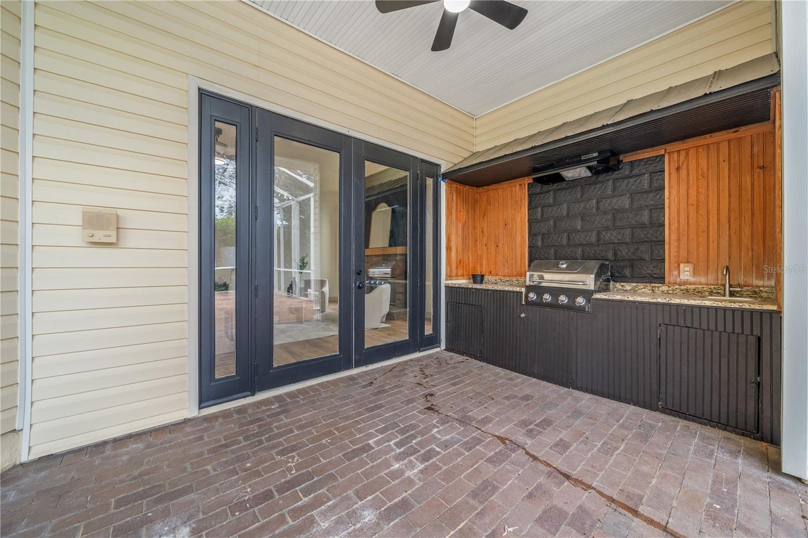 Outdoor Kitchen