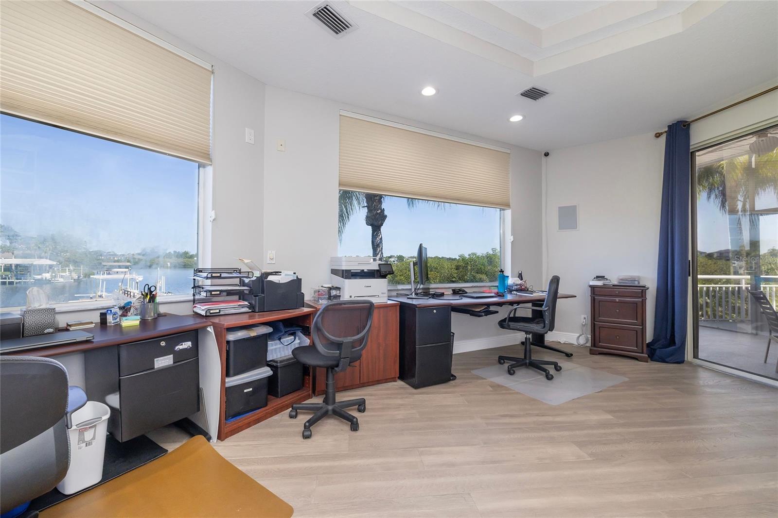 West wing office