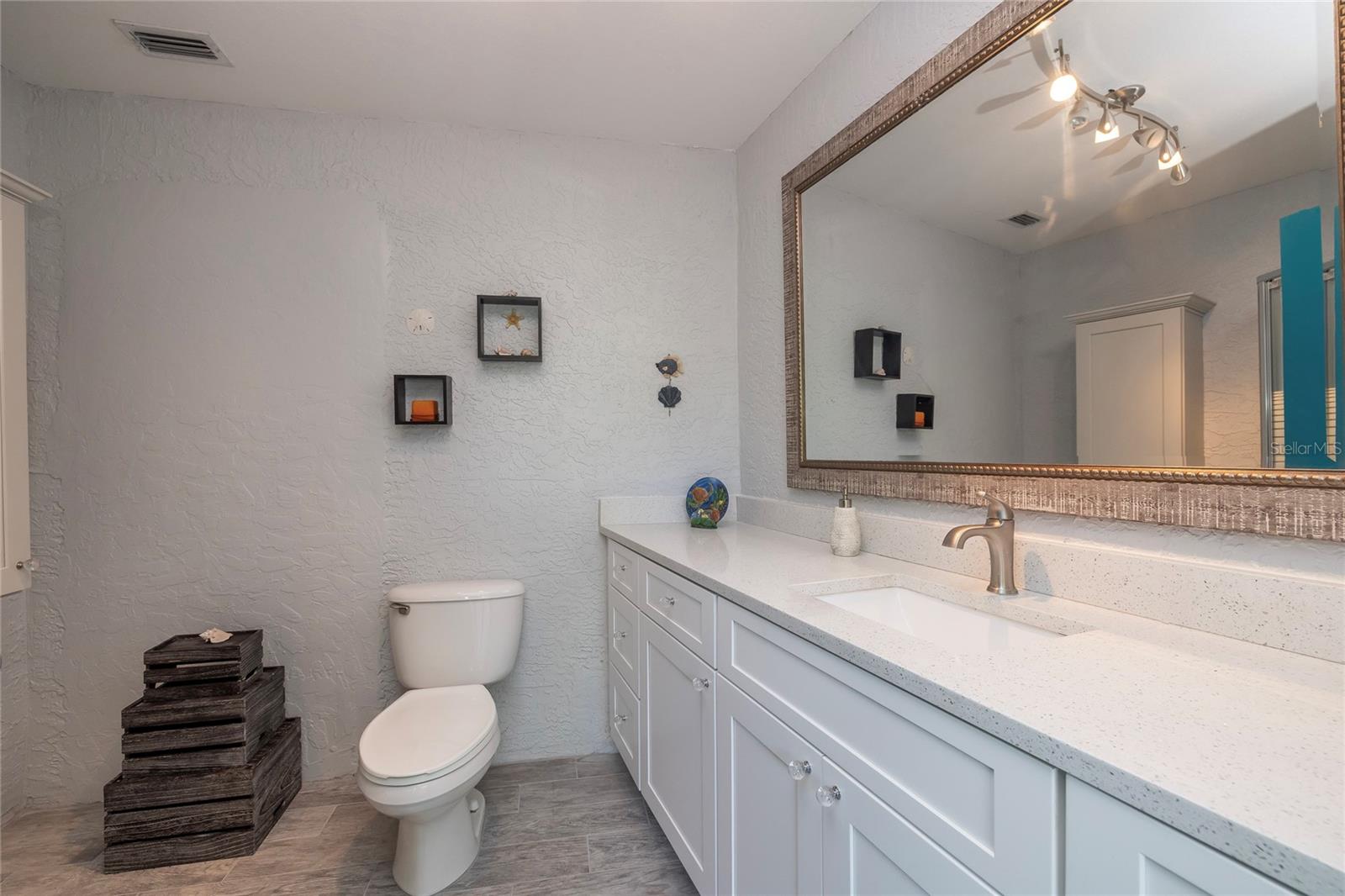 Ground floor Pool Bathroom