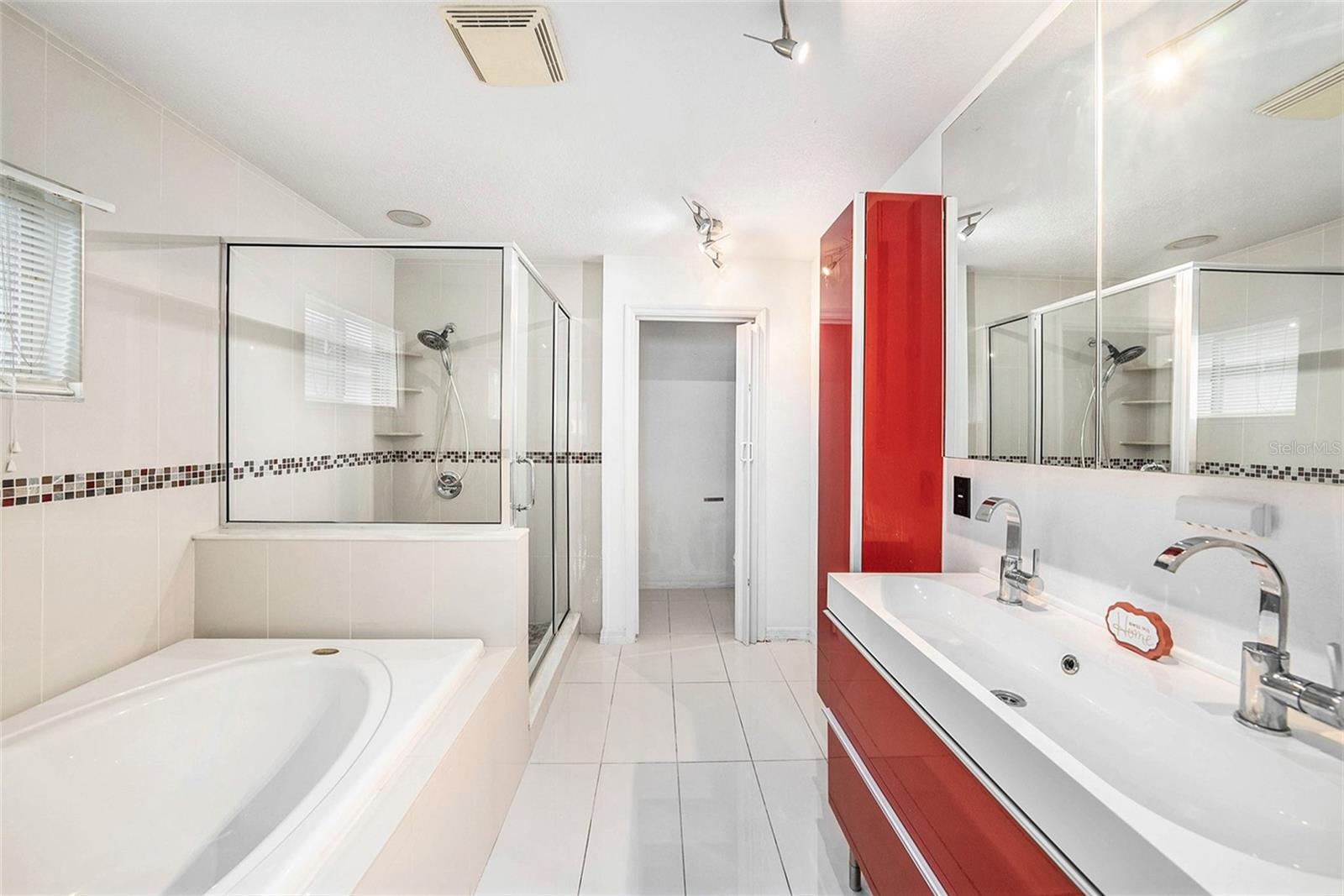 Master ensuite