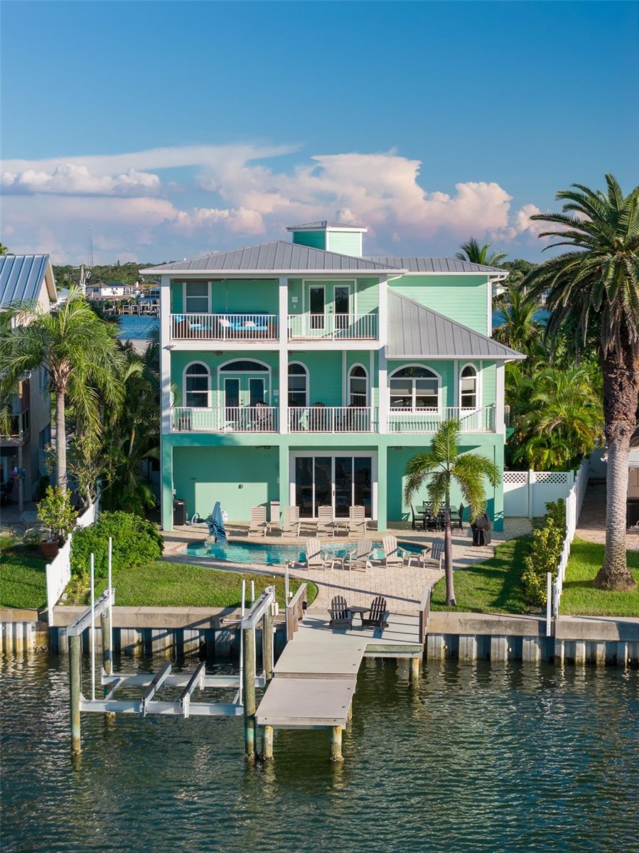 Moor your boat in your deep water slip or utilize the lift, boaters will appreciate pure enjoyment of the ease of enjoying a variety of boats from Sportfisherman to center consoles, to personal watercrafts.