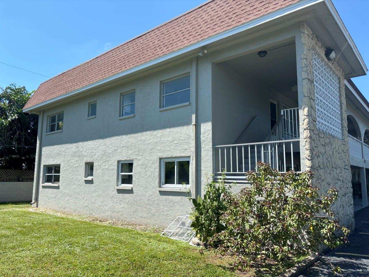 Front corner unit