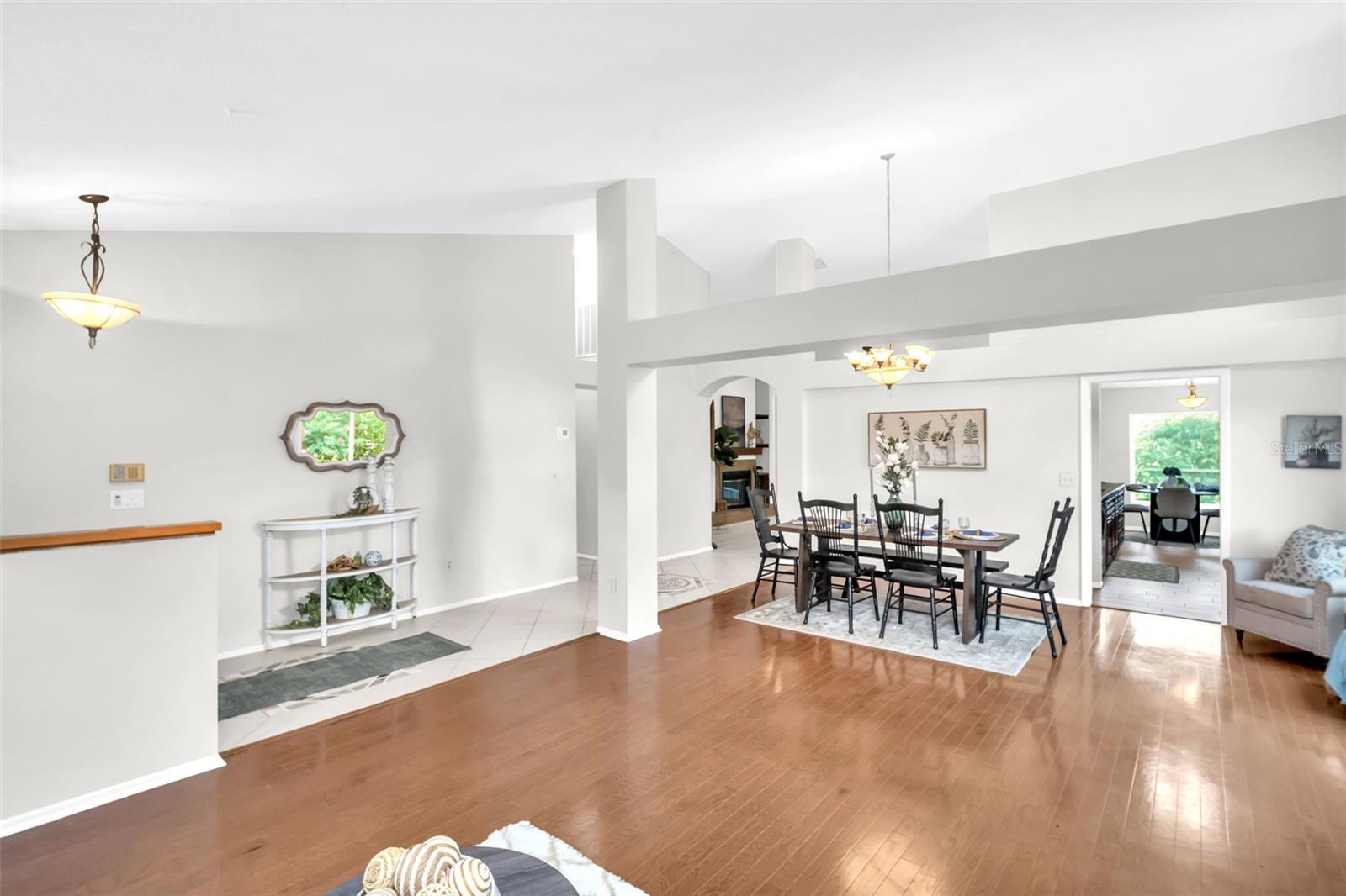 Spacious living room / dining room combo