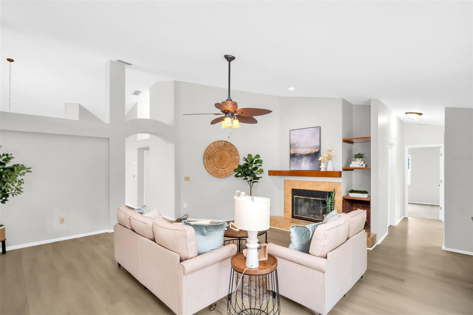Spacious living room / dining room combo