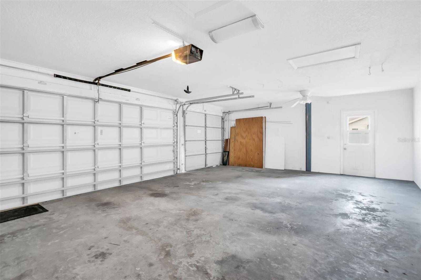 Spacious Gargage