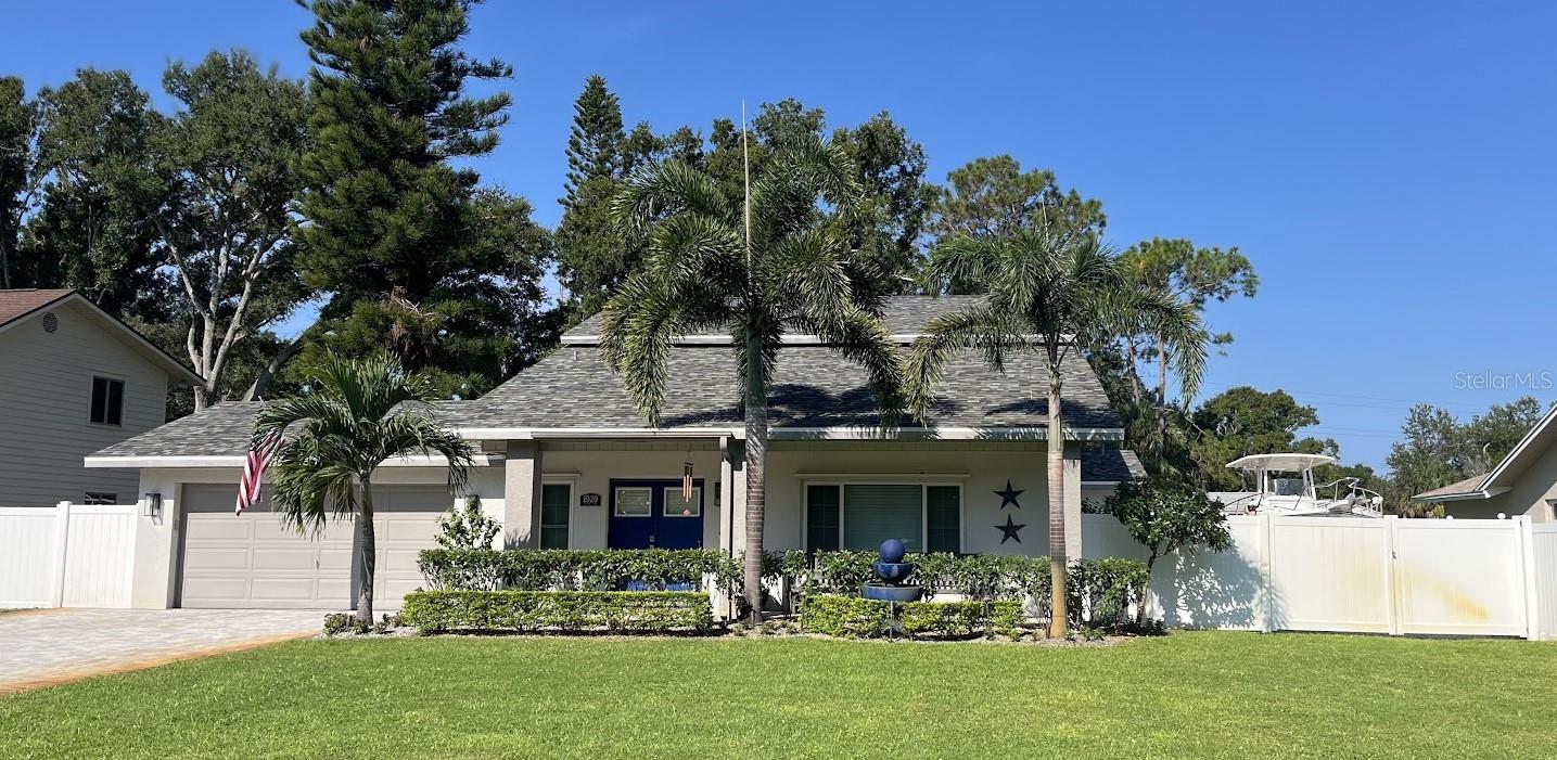 Welcome to 1920 Levine Lane in Clearwater!!