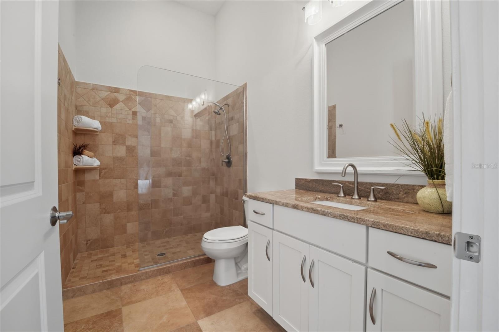 South Wing - South Wing - Private Suite Bedroom Bathroom
