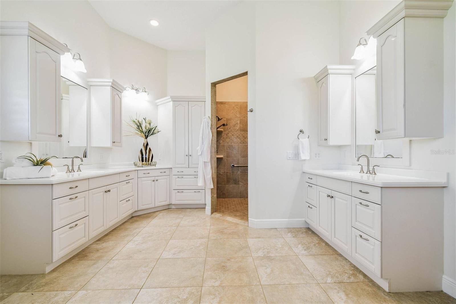 North Wing - Primary Bathroom Suite - Dual Vanity