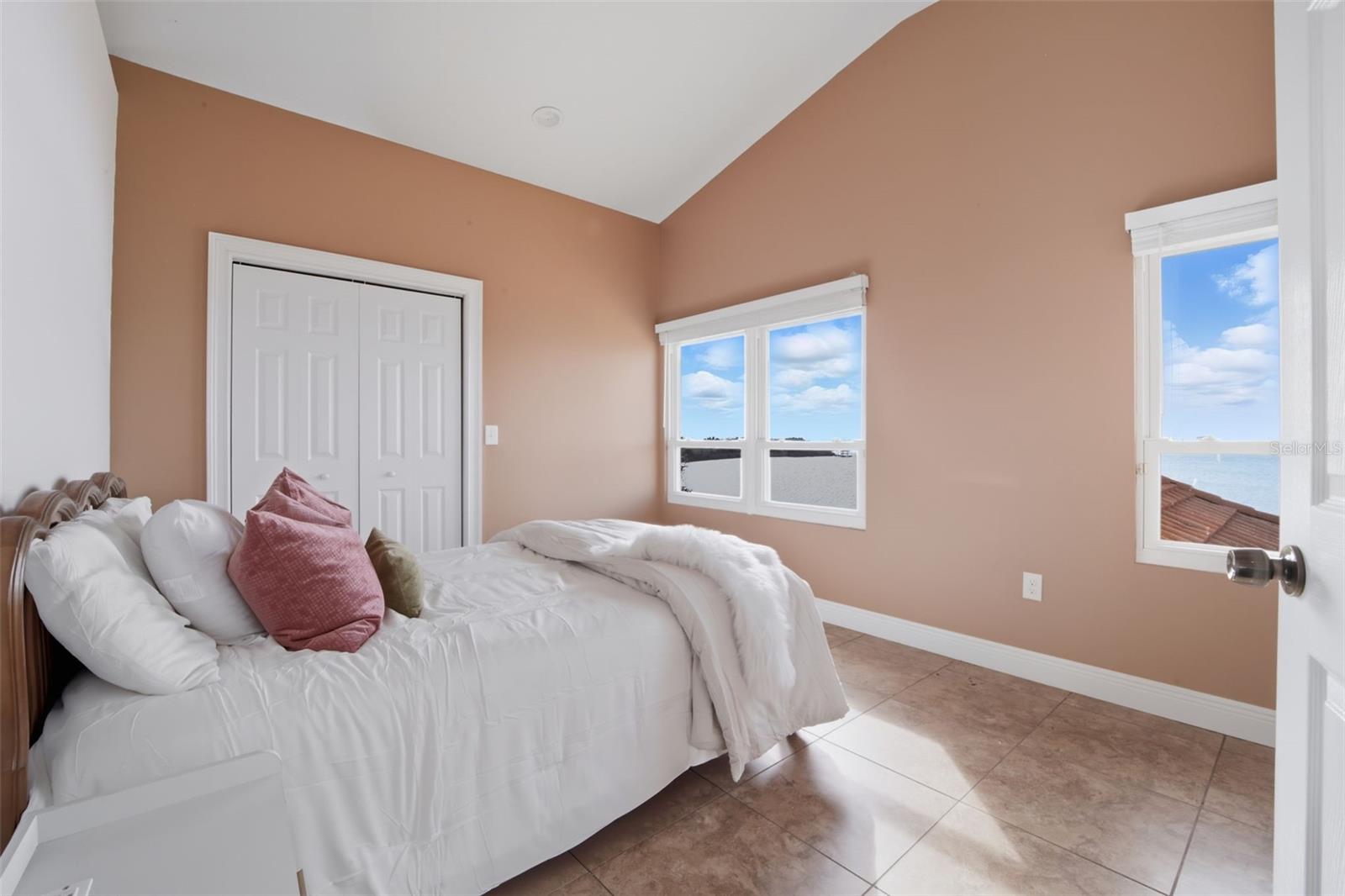 Barn - Primary Bedroom Suite