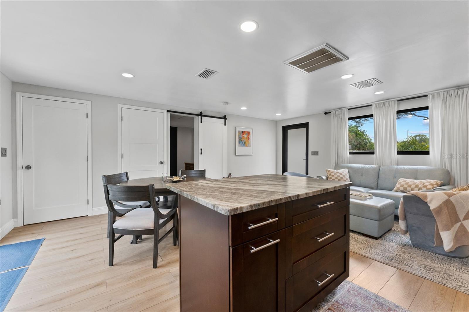 Kitchen island / dining room