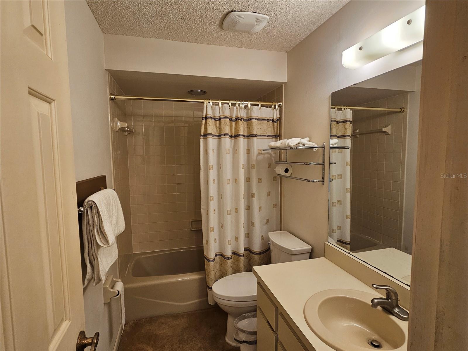 2nd Floor Hall Full Bath