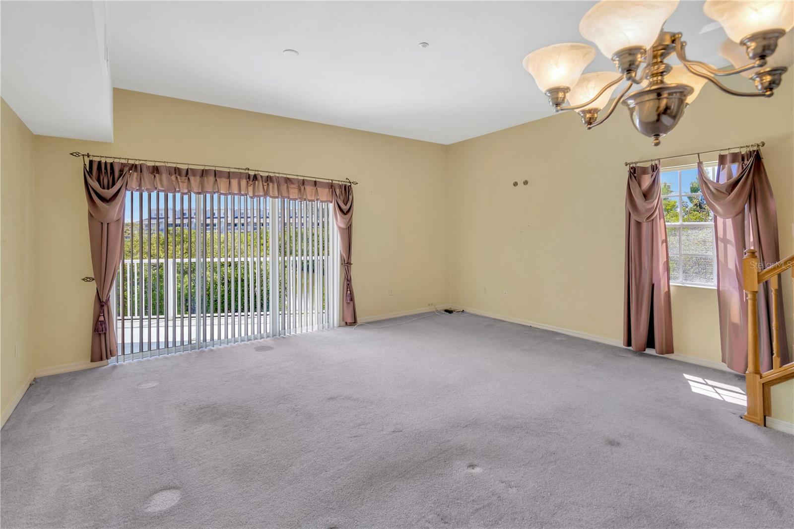 Dining room/living room combo