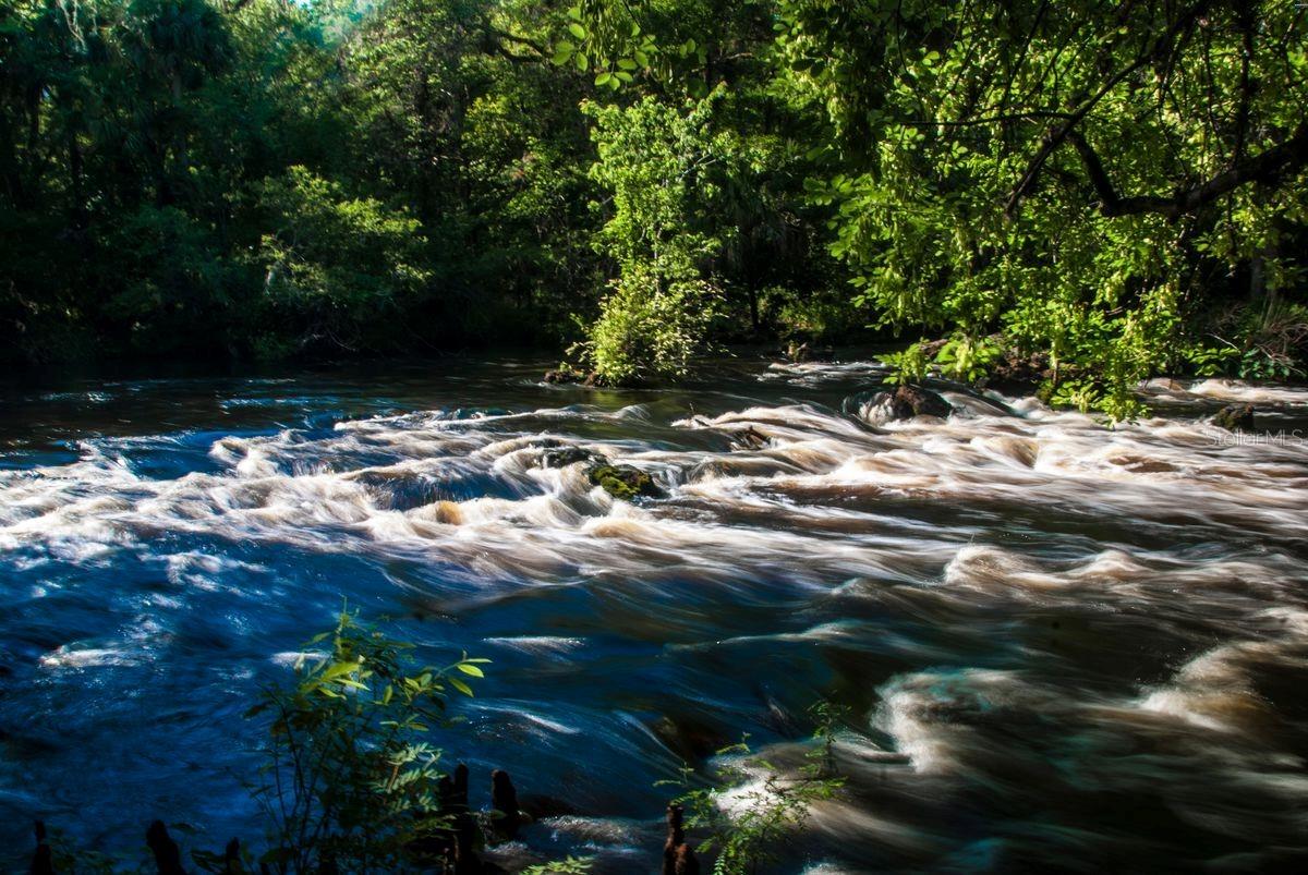 HILLS RIVER 2