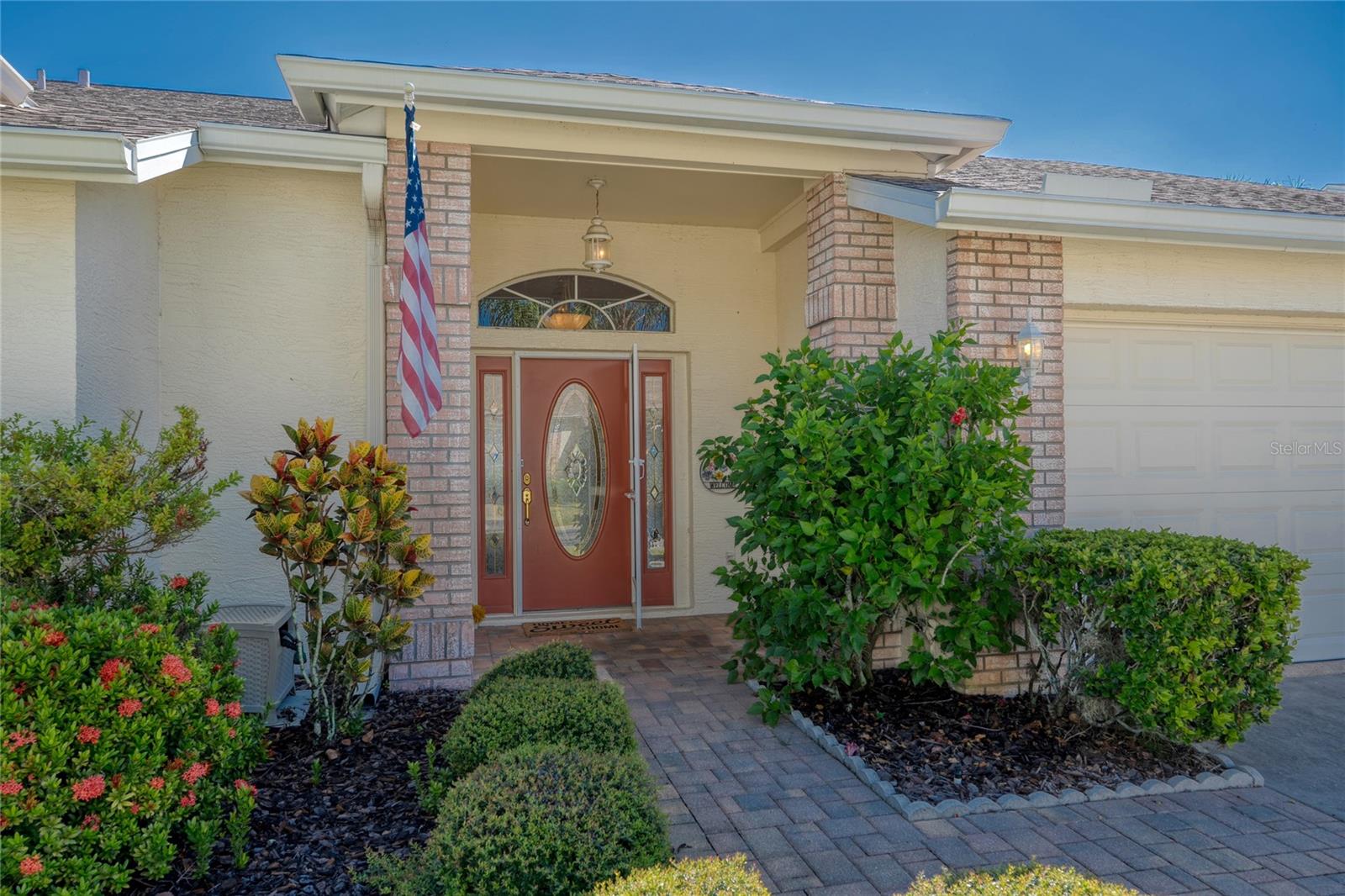 This 2 bedroom 2 bathroom Villa has been updated from top to bottom