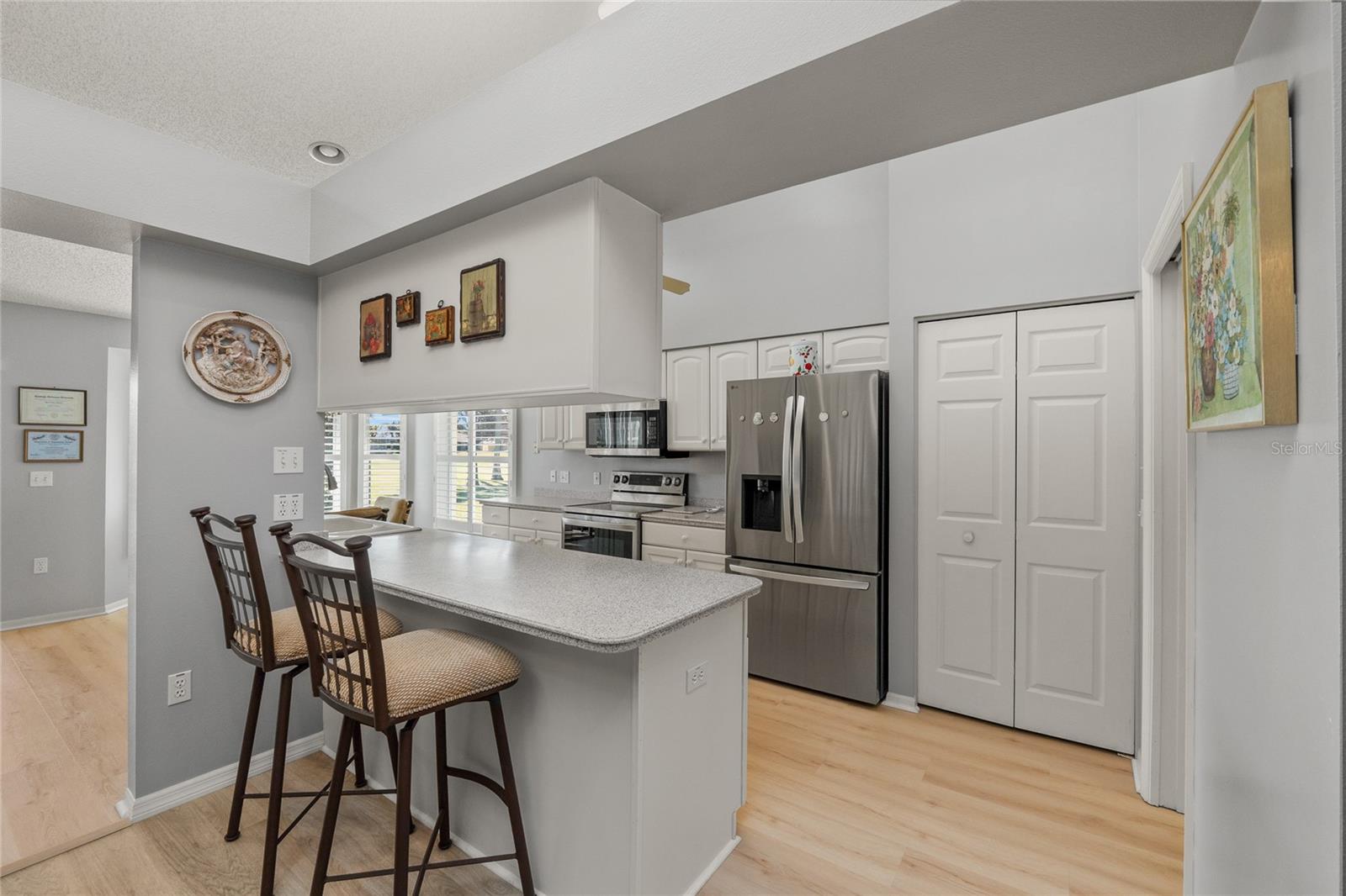 Breakfast Bar in the kitchen