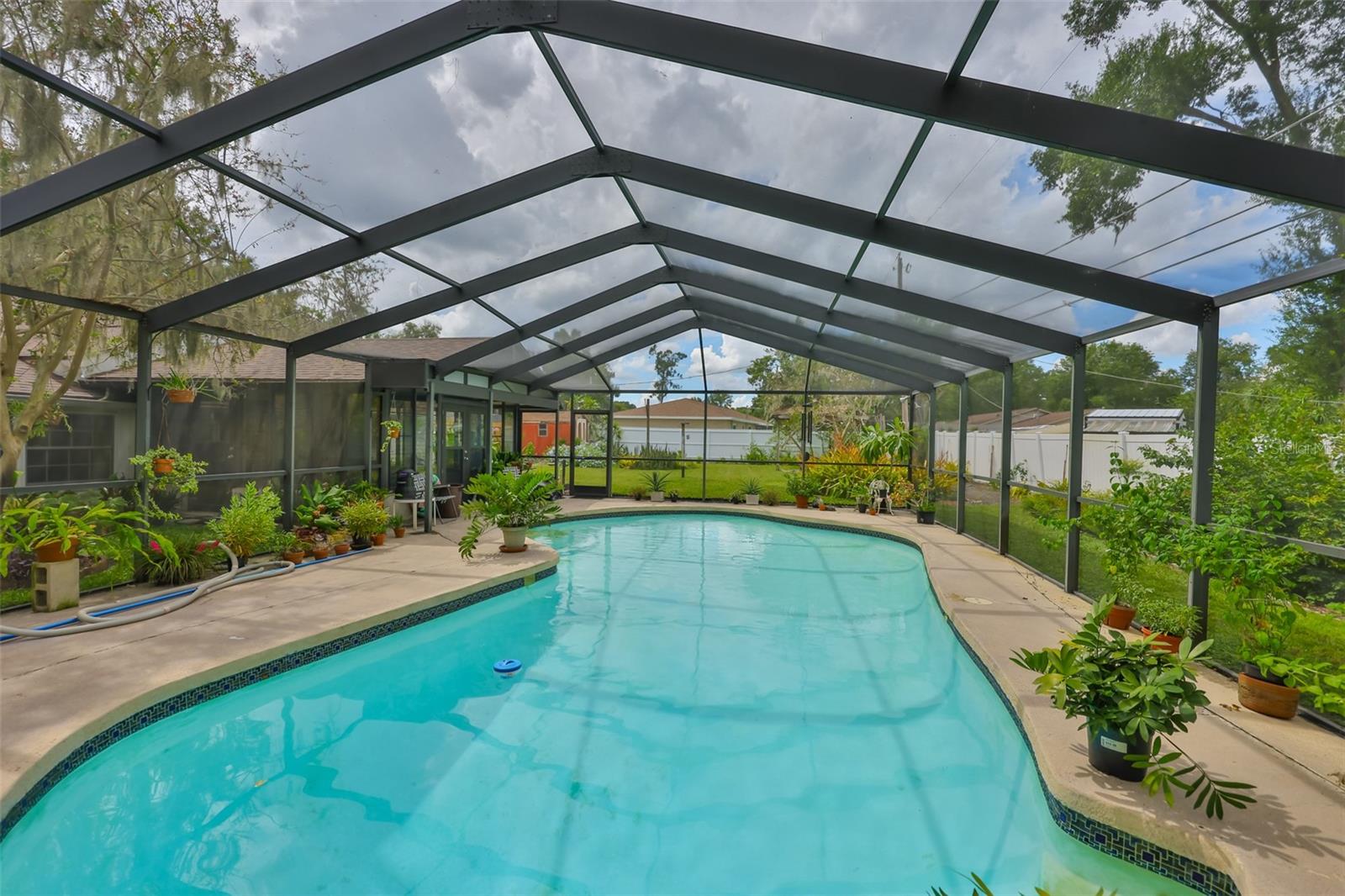 Pool with new cage