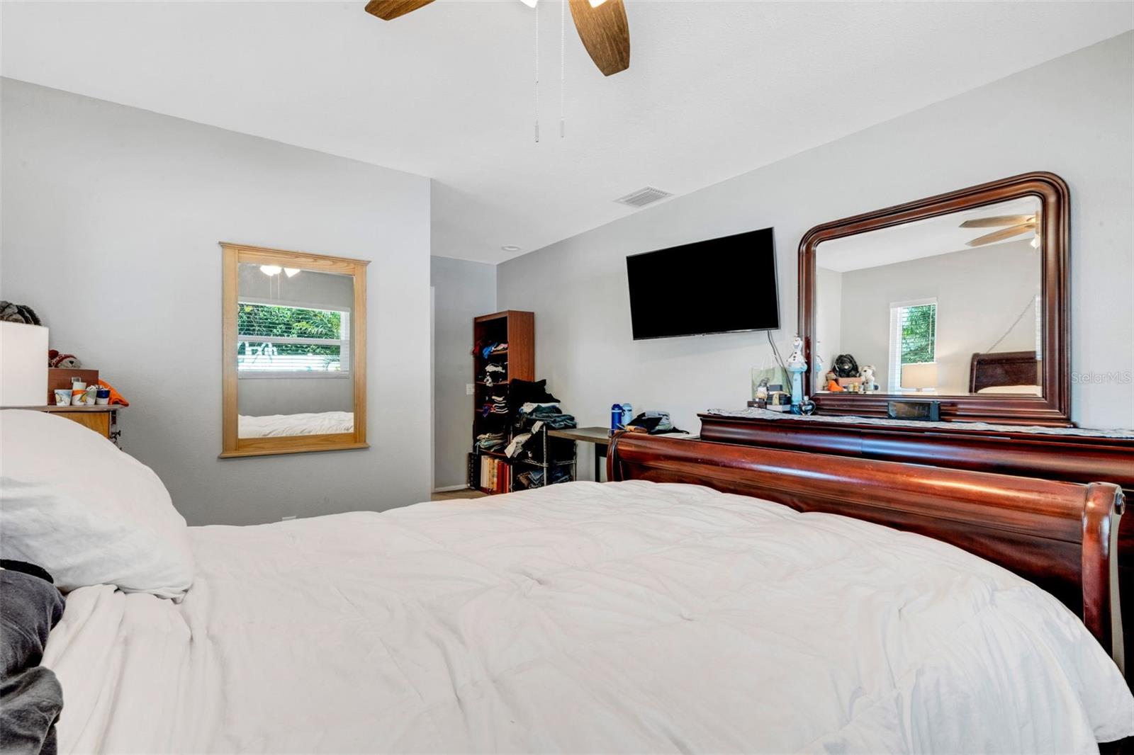 Primary bed has large walk in closet