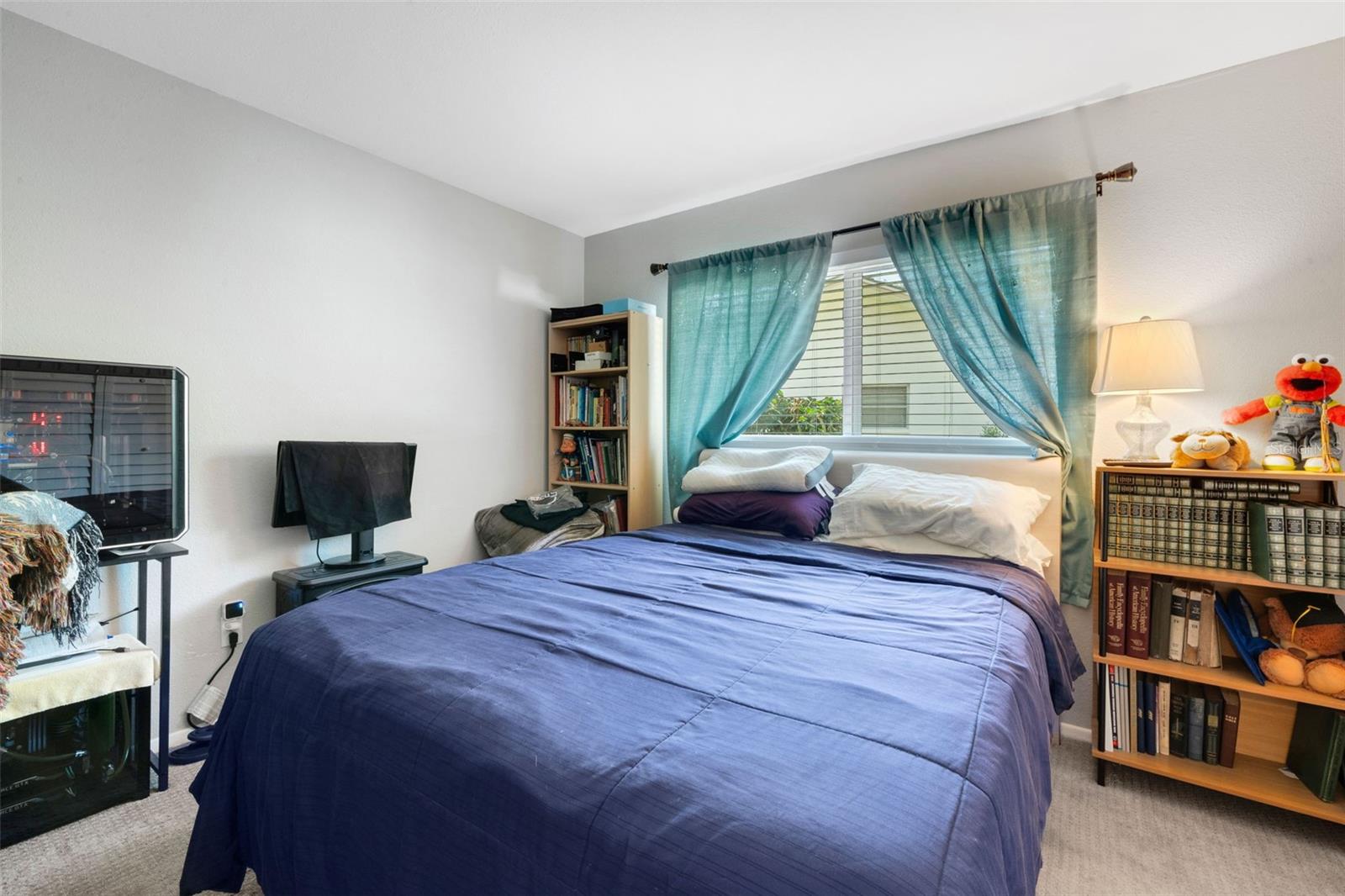 Guest bedroom
