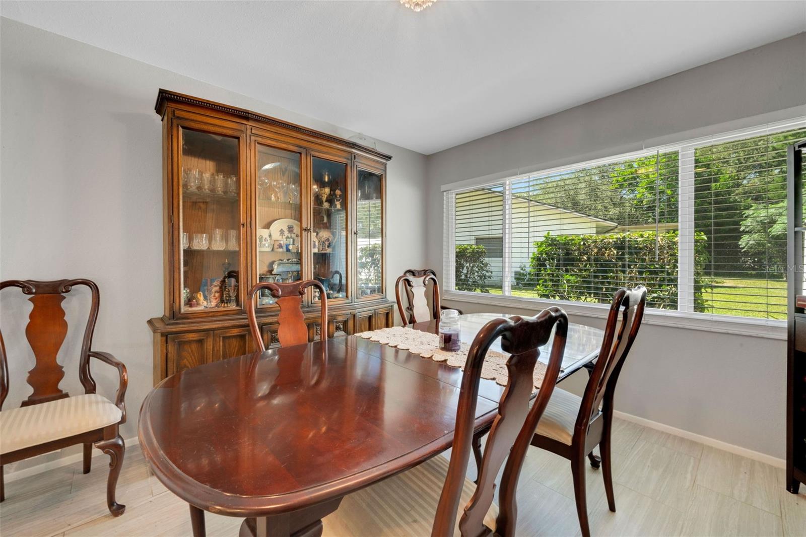 dining room/flex room