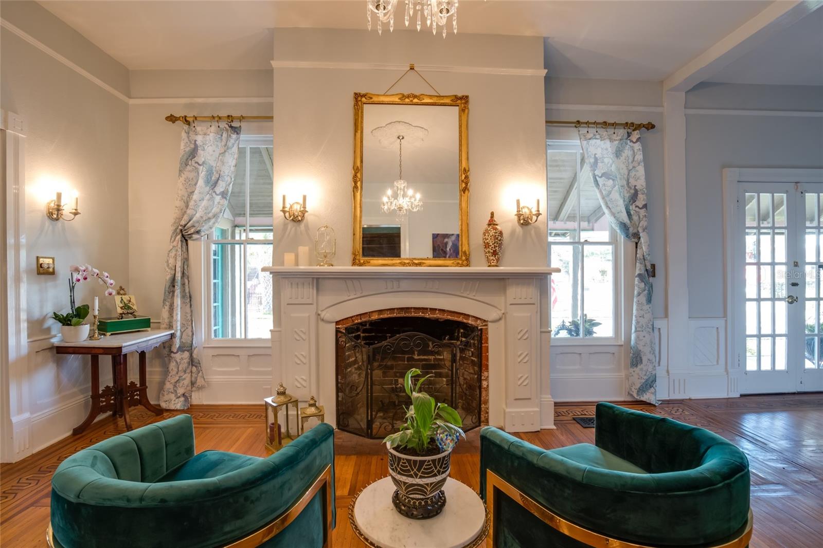 Elegant foyer
