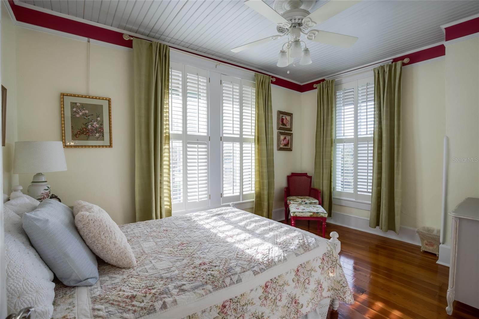Serene bedroom