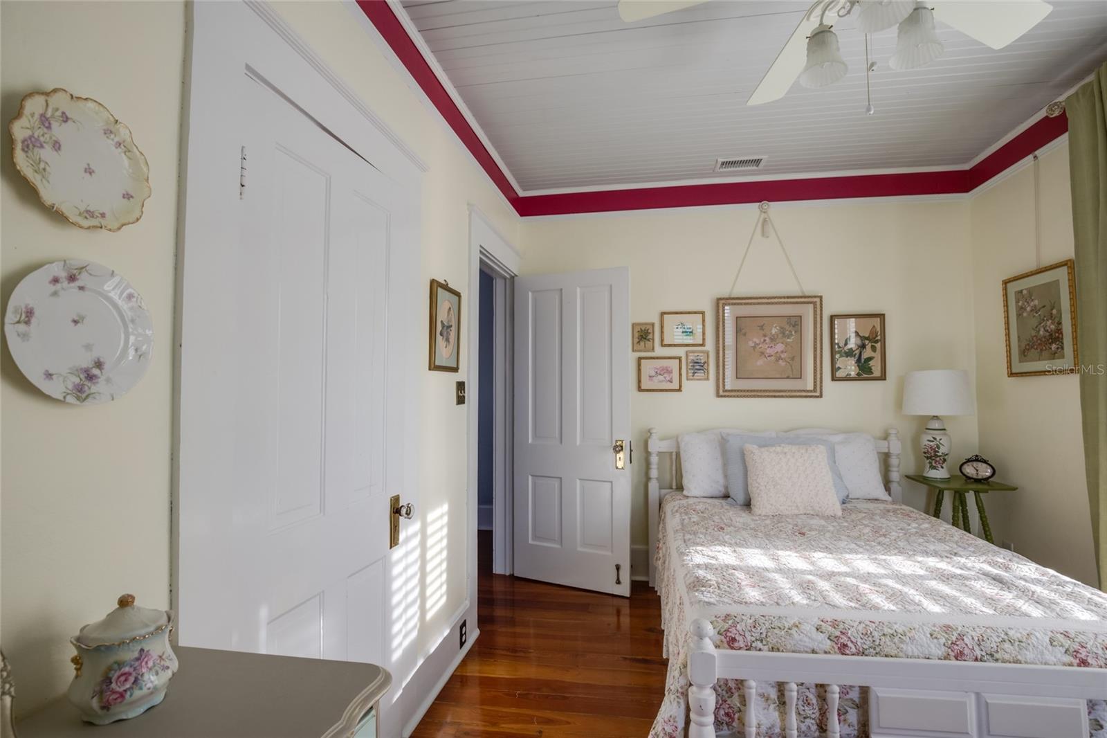 Serene bedroom