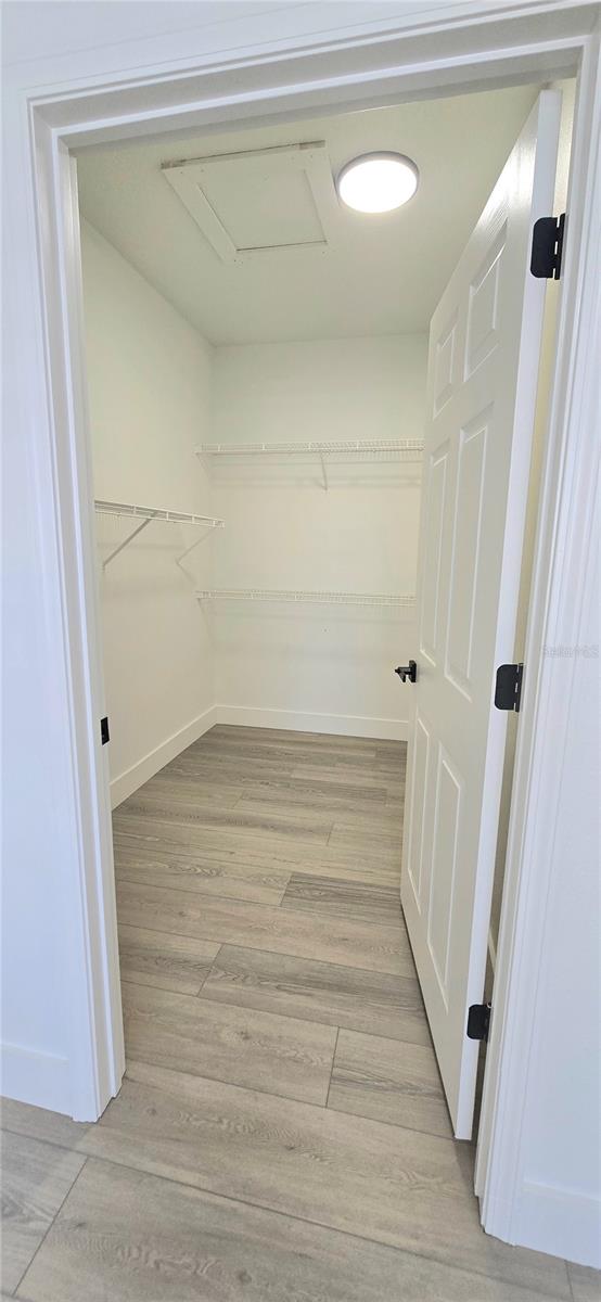 MASTER WALK-IN CLOSET