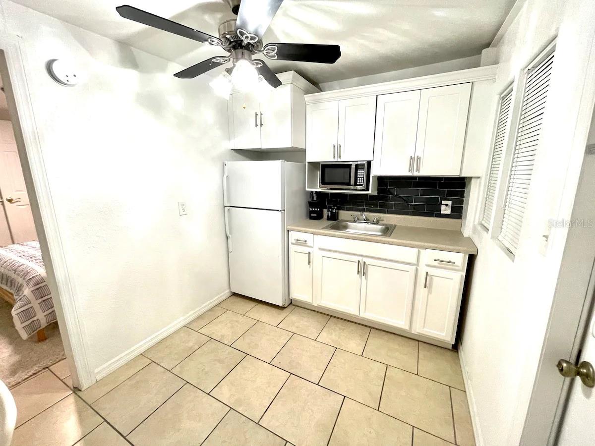 Efficiency #1 Kitchenette