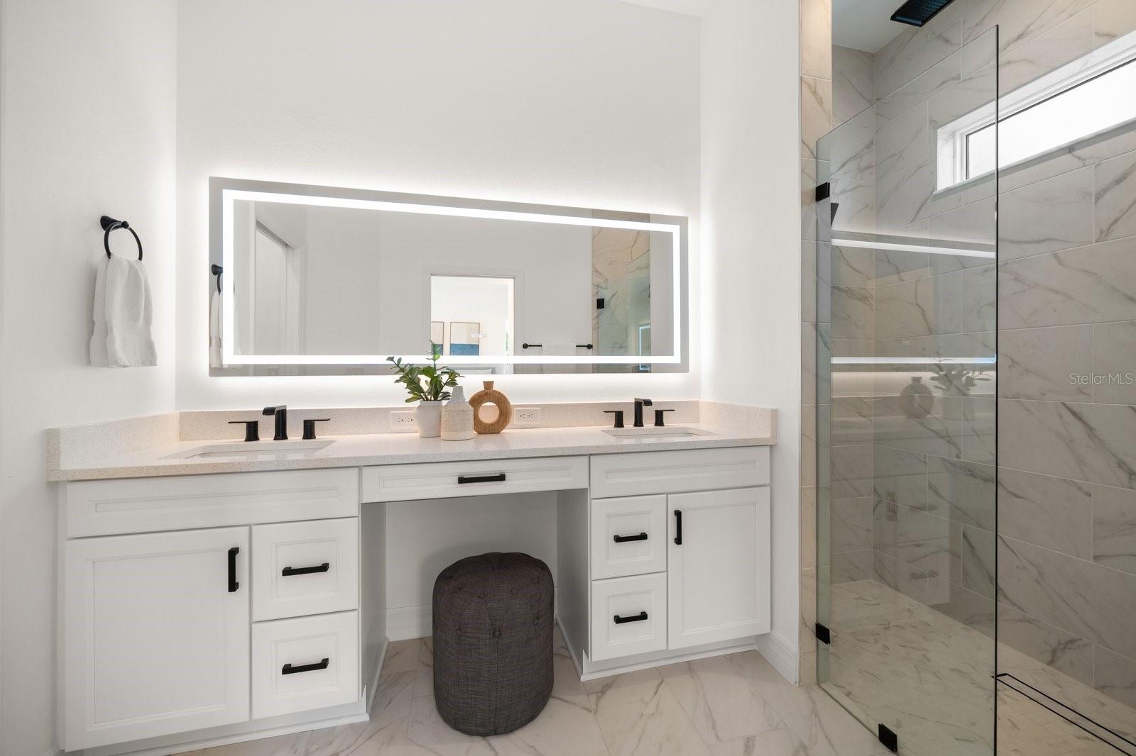 Primary En Suite Bath
