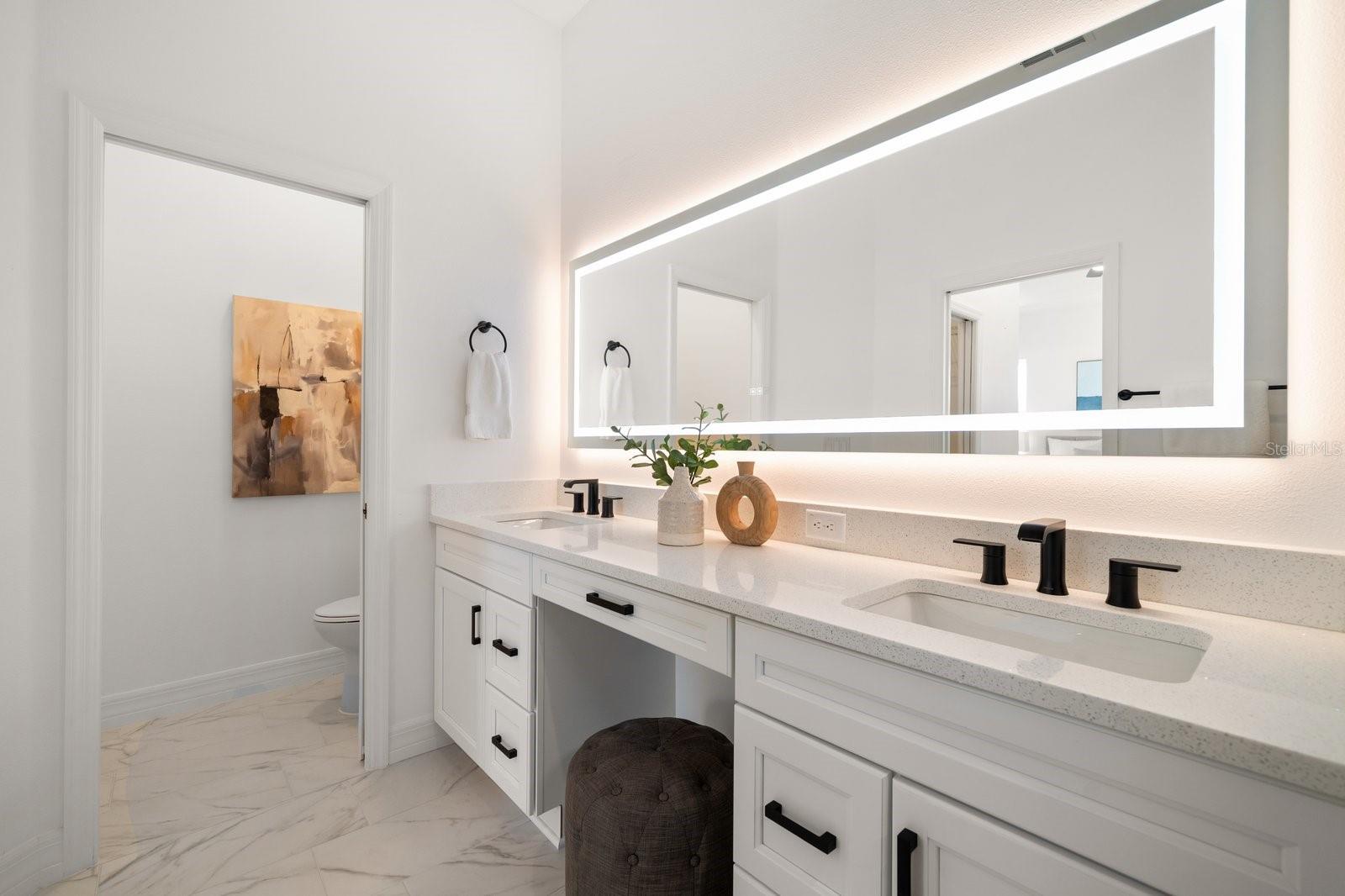 Primary En Suite Bath