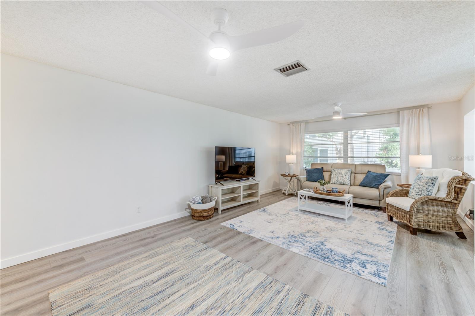 BEAUTIFUL NEW LUXURY VINYL PLANK FLOORING