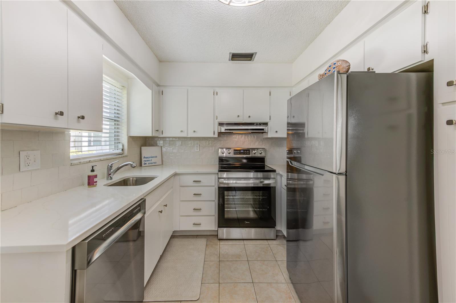 THE BRAND-NEW KITCHEN IS STUNNING