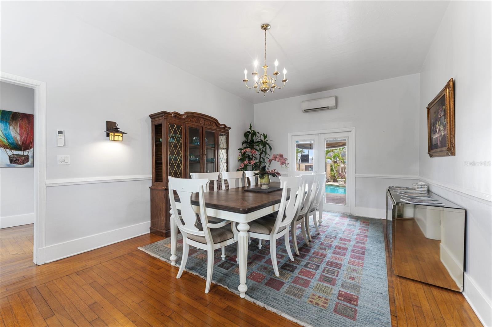 Formal dining room