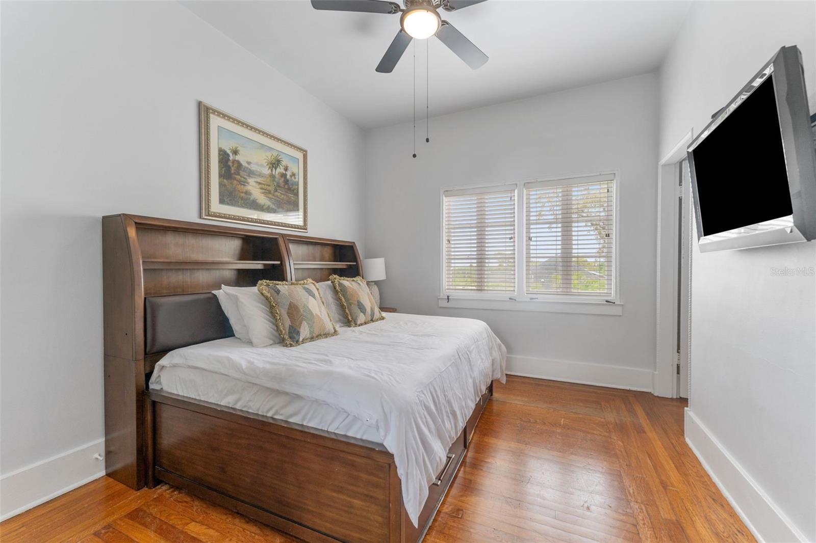 Upstairs Guest bedroom #1