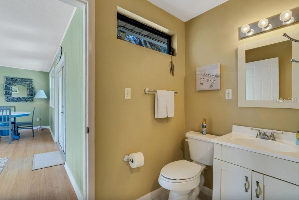 BATHROOM 2
