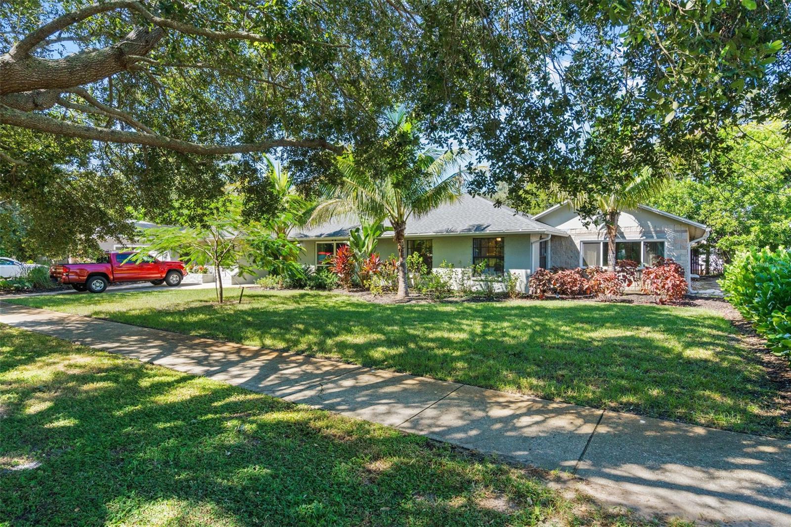 Great large lot across from Tomlinson Park