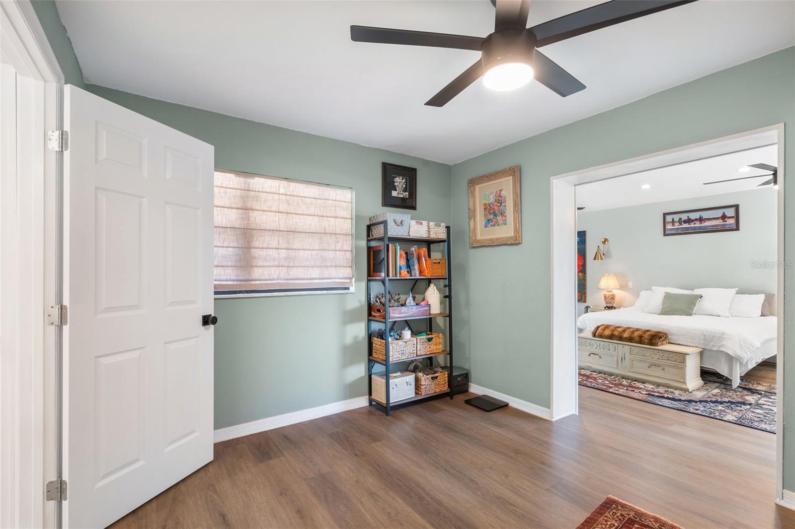 foyer/extra room  - entrance to your master bedroom area