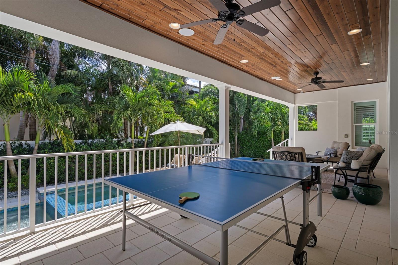 Overlooking pool & spa