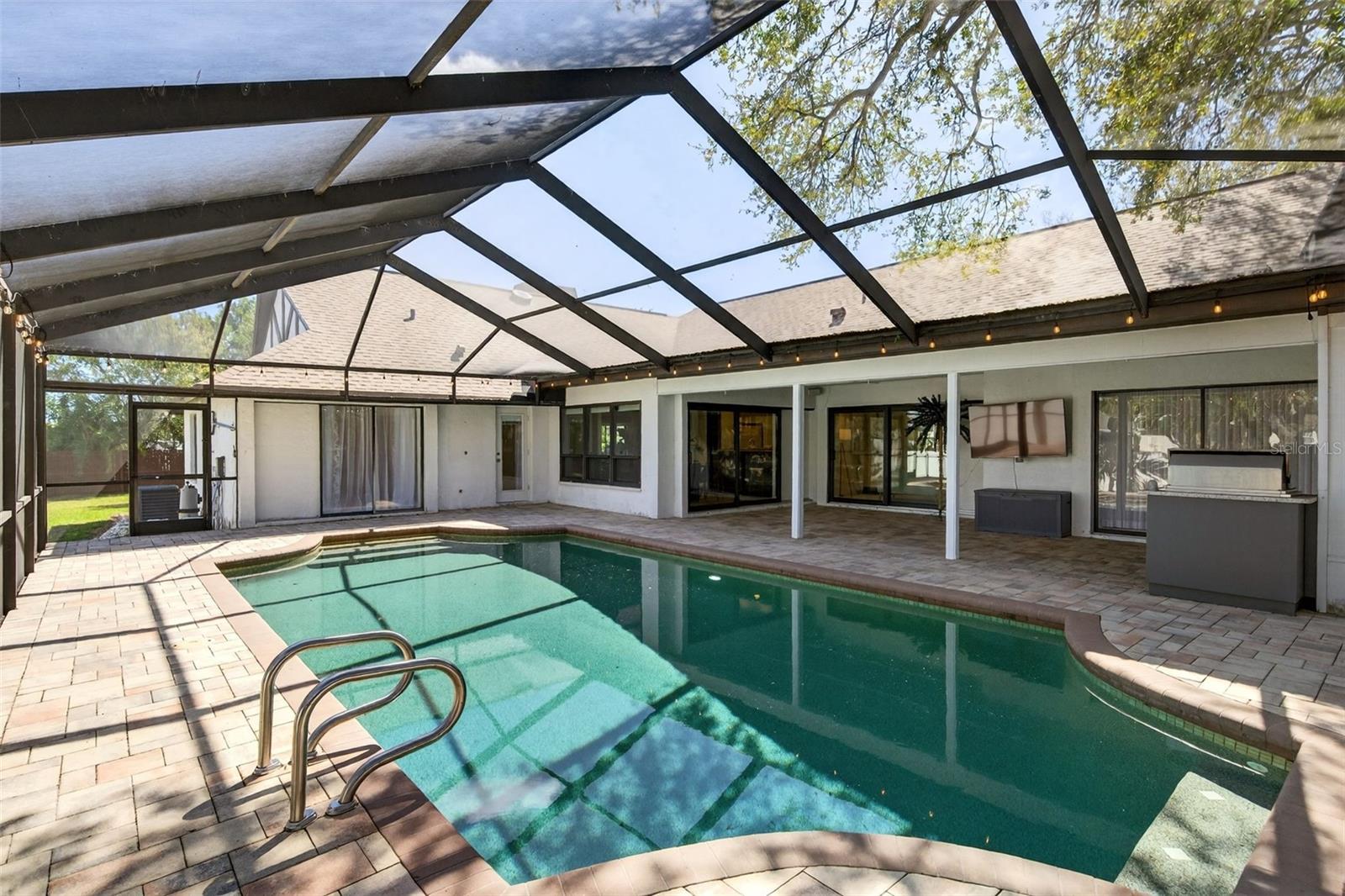 Enjoy days relaxing here!