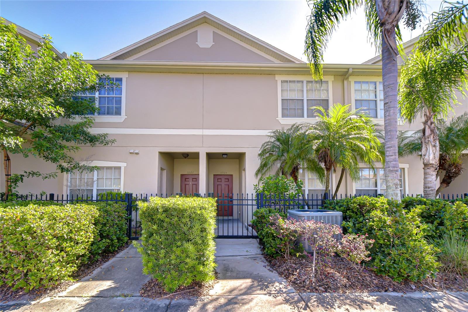Wonderful Townhouse in Rivercrest!
